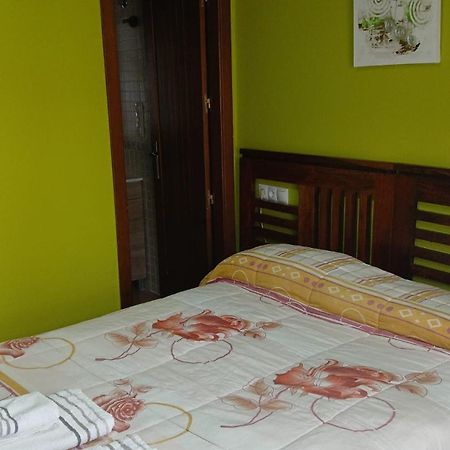 Alquiler de Habitaciones -Viviendas Turísticas Casa César  Lubián Esterno foto
